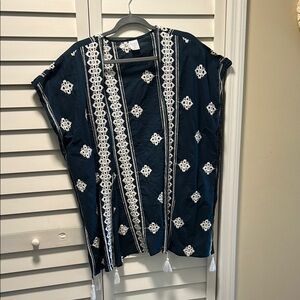 Time and Tru Blue and White Kimono